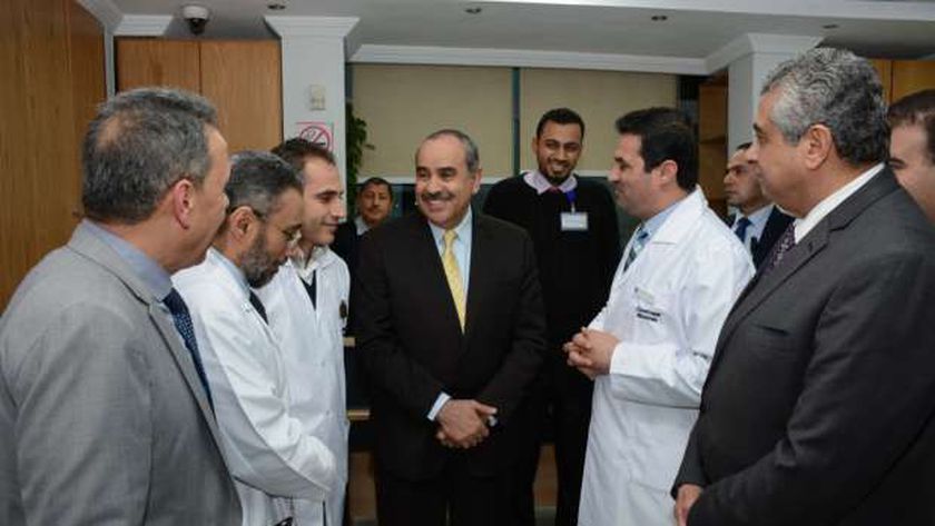 صورة وزير الطيران يفتتح وحدات ومعامل طبية حديثة بمستشفى مصر للطيران – مصر