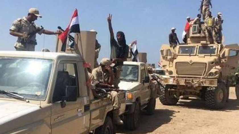 الحوثيون يواصلون اعتداءاتهم على مواقع الجيش اليمني في صرواح وتعز