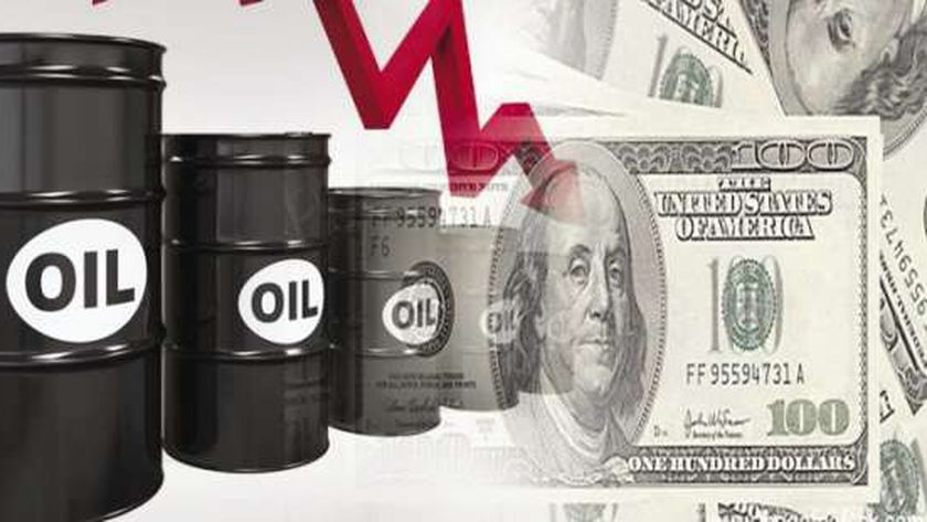 تراجع النفط العالمي يعزز توقعات انخفاض أسعار الوقود بـ10% أبريل المقبل - اقتصاد - 