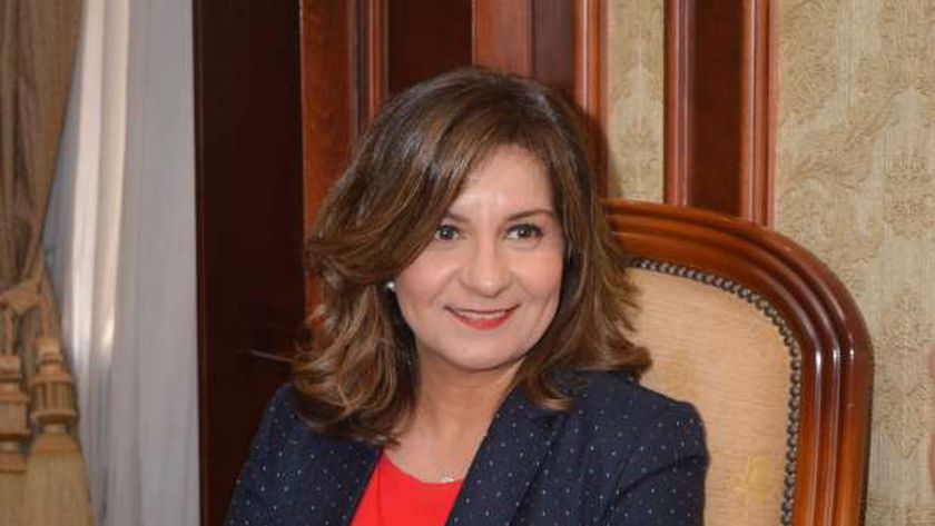 وزيرة الهجرة تفتتح معرض "عقارات النيل" وتروج لـ"تراثنا" في الإمارات