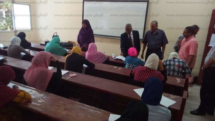 غرفة عمليات بمقر جامعة الأزهر أثناء امتحانات  التيرم  الأول - مصر - 